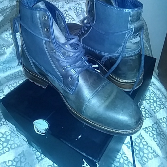 Boots - Picture 3 of 3